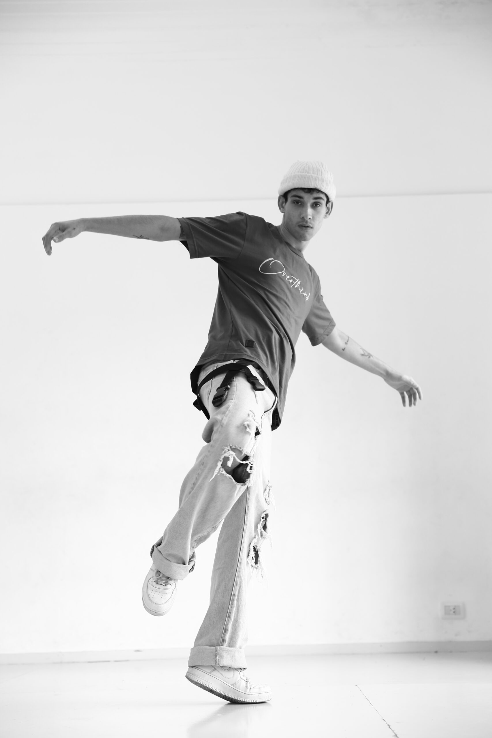 Joe teaches urban, hip hop, reggaeton, street jazz, and ballroom dance at the Salsa With Silvia dance studios